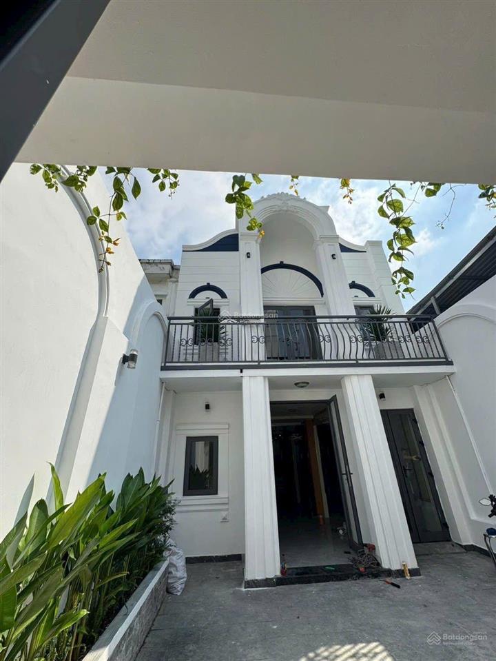 Nhà phố đẹp mặt tiền gần chợ xóm nghèo, phường dĩ an, tp dĩ an