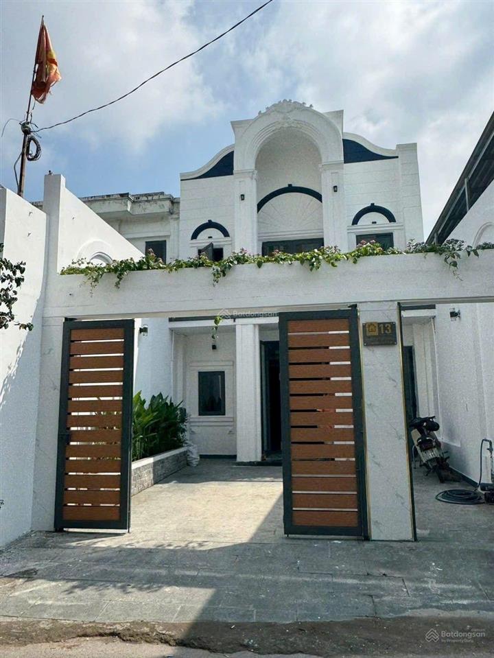 Nhà phố đẹp mặt tiền gần chợ xóm nghèo, phường dĩ an, tp dĩ an