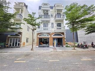 Nhà phố 2 mặt tiền kdc icon central đối diện chợ thông dụng p. tân đông hiệp, tp dĩ an