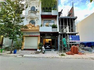 Nhà phố mặt tiền trục chính kdc phú hồng thịnh 8, p bình chuẩn thuận an