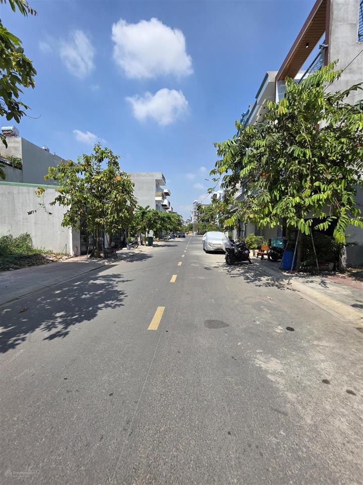 Nhà phố mới xây khu tái định cư đông hòa c, phường đông hòa, tp dĩ an