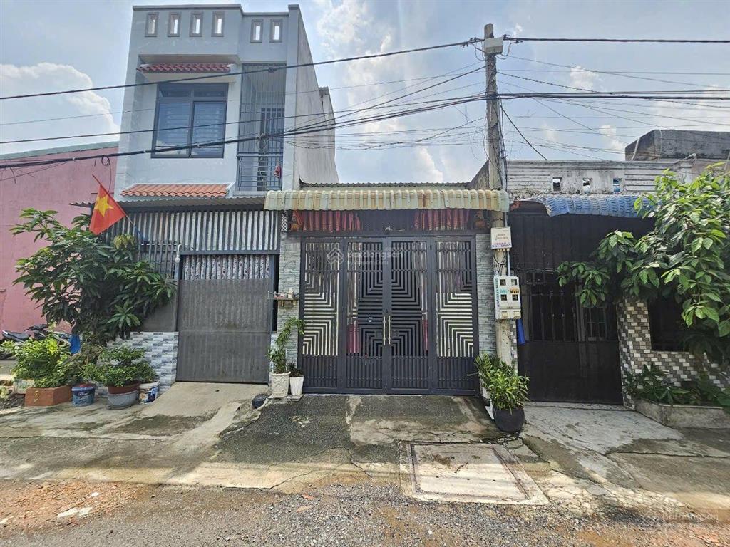 Nhà gần trung tâm y tế dĩ an, phường tân đông hiệp, tp dĩ an.