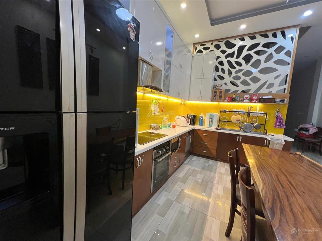 Nhà phố 122m2 hoàn công tặng full nội thất kề bên làng đại học quốc gia hcm, phường đông hòa, dĩ an