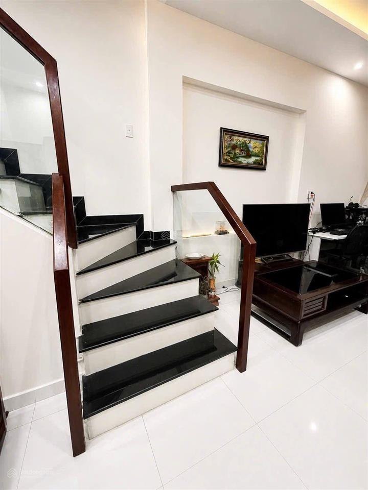Nhà phố gần trườngcấp1.2, phường đông hòa, tp dĩ an.