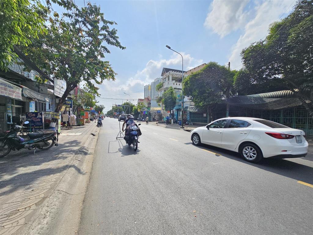 Nhà mặt tiền kinh doanh sầm uất đường lý thường kiệt gần chợ xóm vắng và ngã tư vincom550 tp. dĩ an