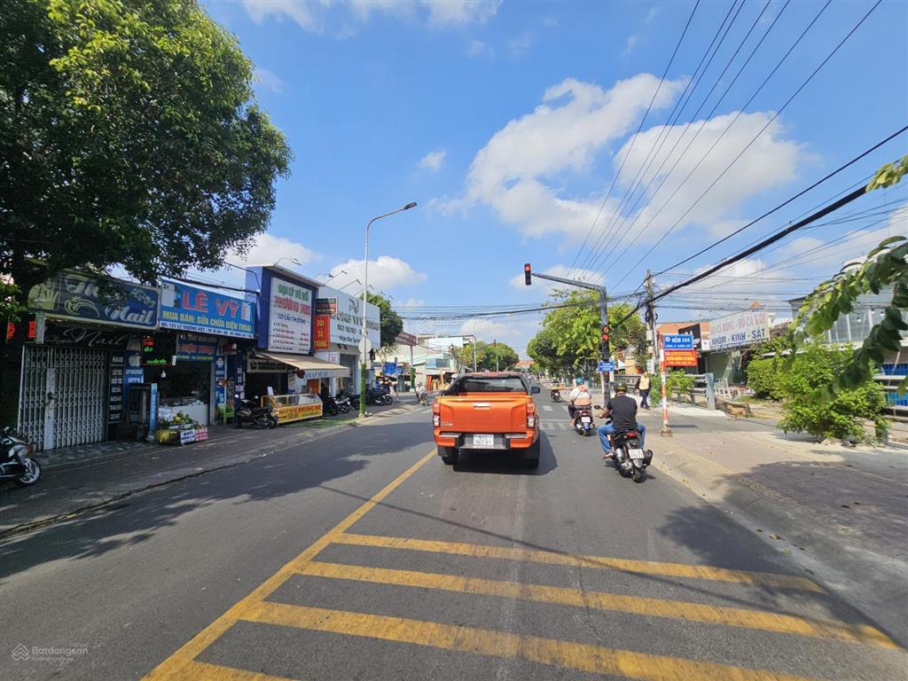 Nhà mặt tiền kinh doanh sầm uất đường lý thường kiệt gần chợ xóm vắng và ngã tư vincom550 tp. dĩ an