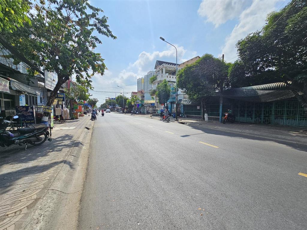Nhà mặt tiền kinh doanh sầm uất đường lý thường kiệt gần chợ xóm vắng và ngã tư vincom550 tp. dĩ an