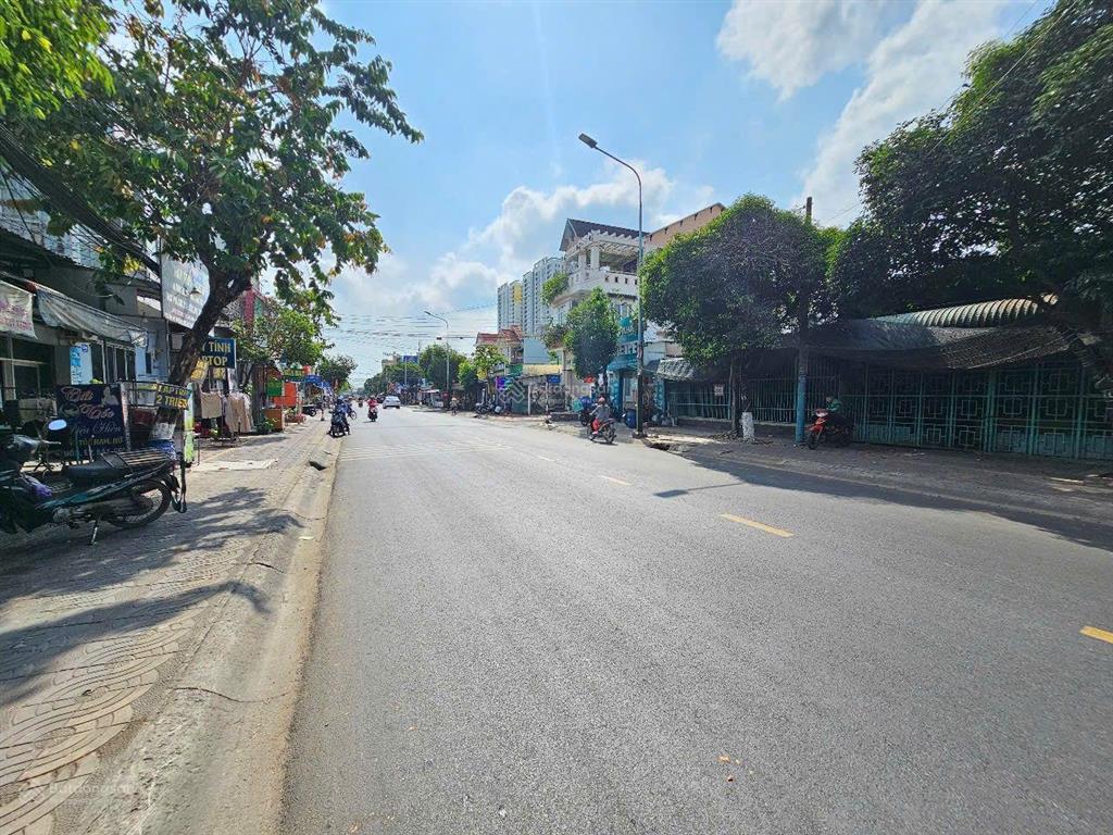 Nhà mặt tiền thu nhập 40tr đường lý thường kiệt, phường dĩ an, tp dĩ an