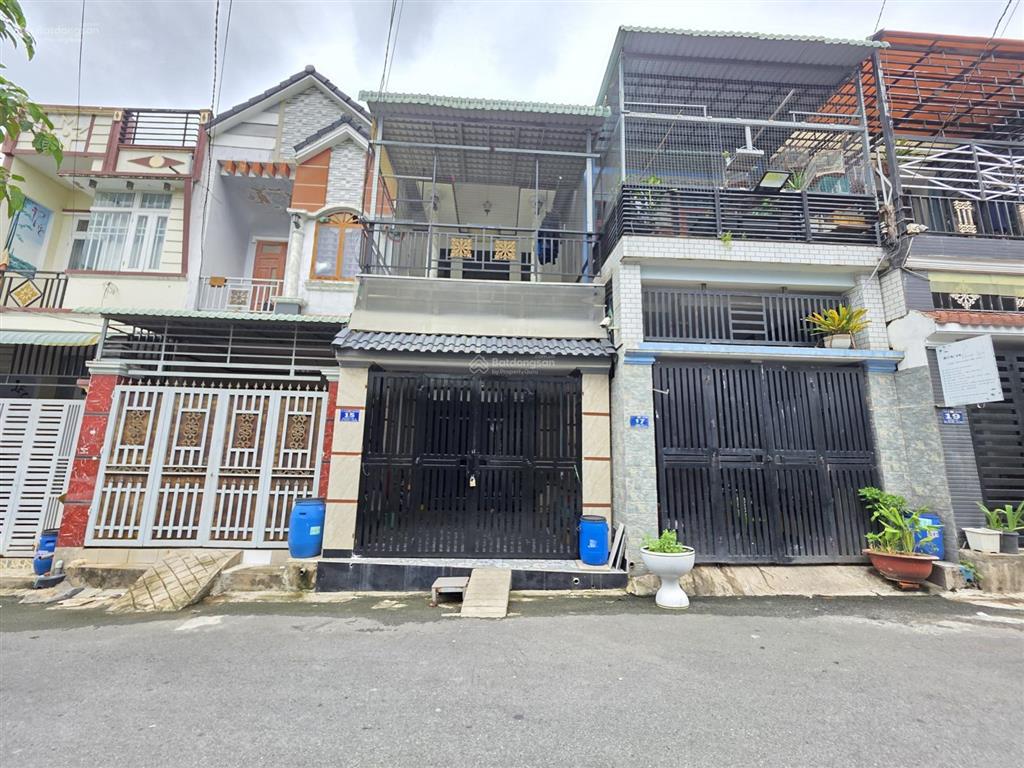 Nhà phố gần ngã tư liên huyện, phường tân bình tp dĩ an