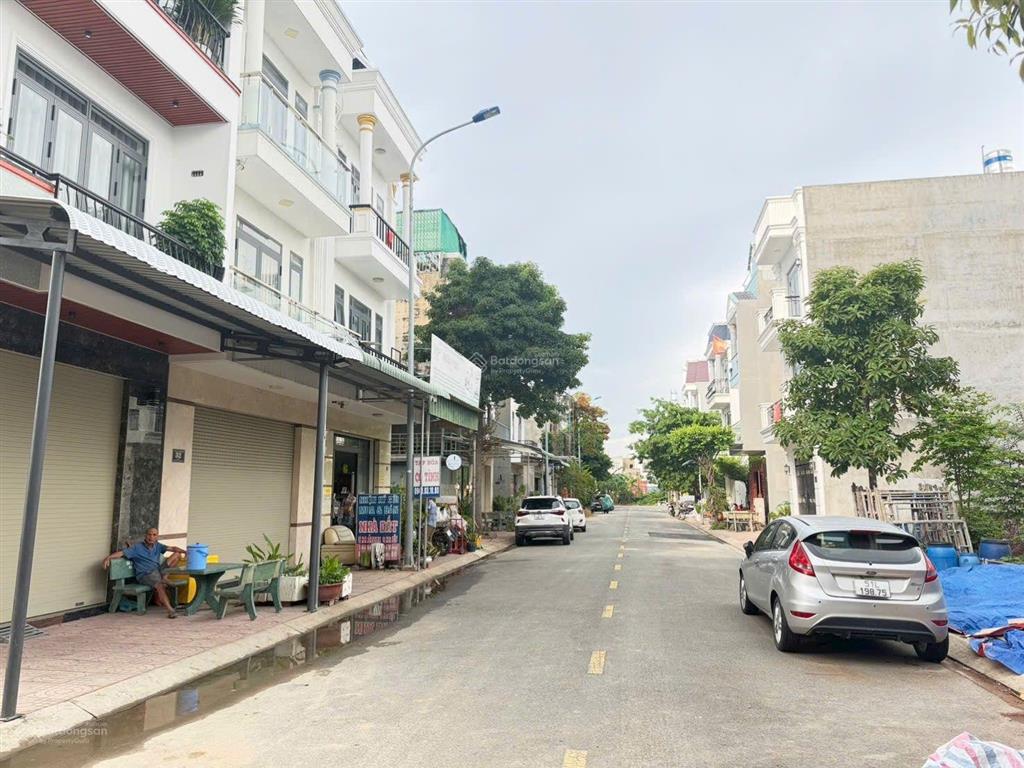 Nhà phố kdc phúc đạt, phường tân đông hiệp, tp dĩ an