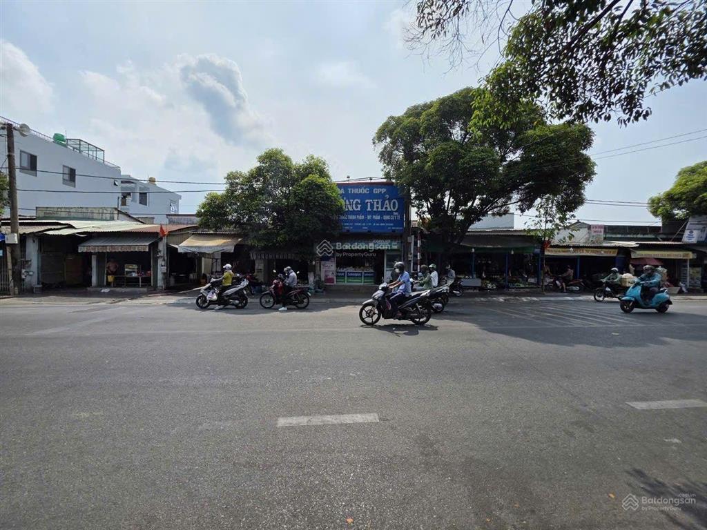 Nhà 252m2 mặt tiền đường nguyễn an ninh, phường dĩ an, tp dĩ an