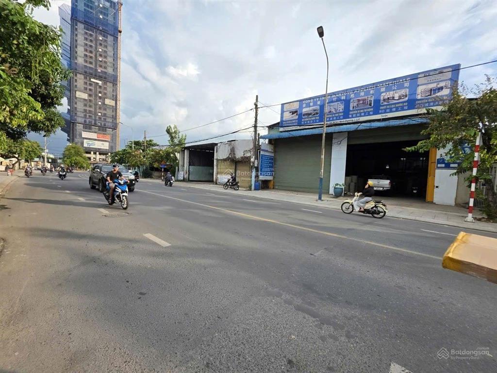 Nhà kho 856,6m2 ngang 8m mặt tiền đt743c gần vincom550, phường tân đông hiệp, dĩ an (p dĩ an tphcm)