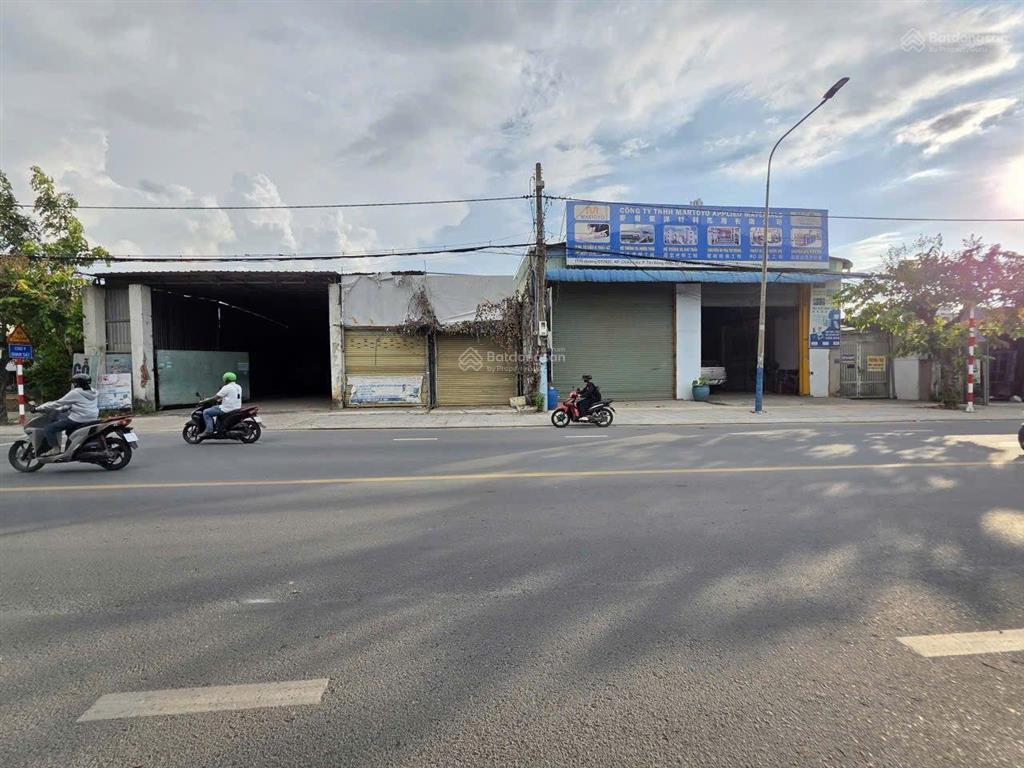 Nhà kho 856,6m2 ngang 8m mặt tiền đt743c gần vincom550, phường tân đông hiệp, dĩ an (p dĩ an tphcm)