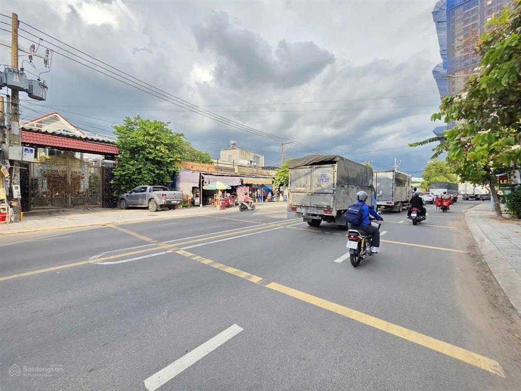Nhà kho 856,6m2 ngang 8m mặt tiền đt743c gần vincom550, phường tân đông hiệp, dĩ an (p dĩ an tphcm)