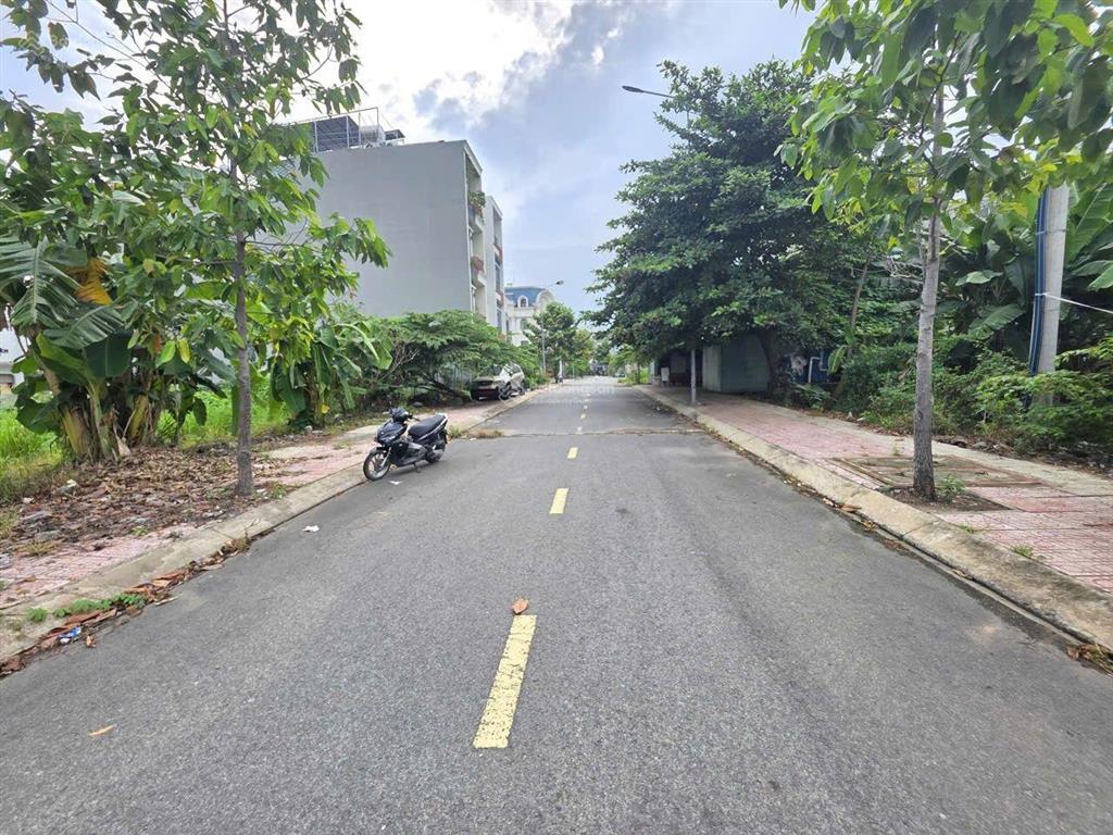 Đất đối diện chợ kdc phú hồng thịnh 6, phường bình an, tp dĩ an