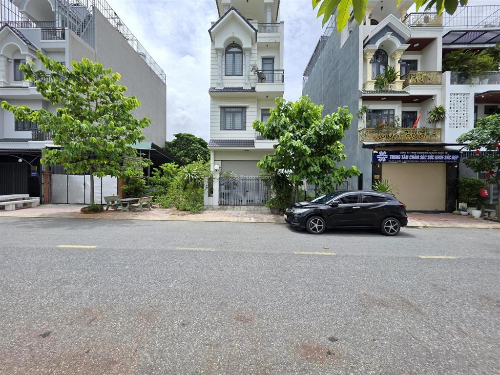 Đất đẹp trục chính ngay cổng kdc phú hồng thịnh 9, phường bình an, tp dĩ an
