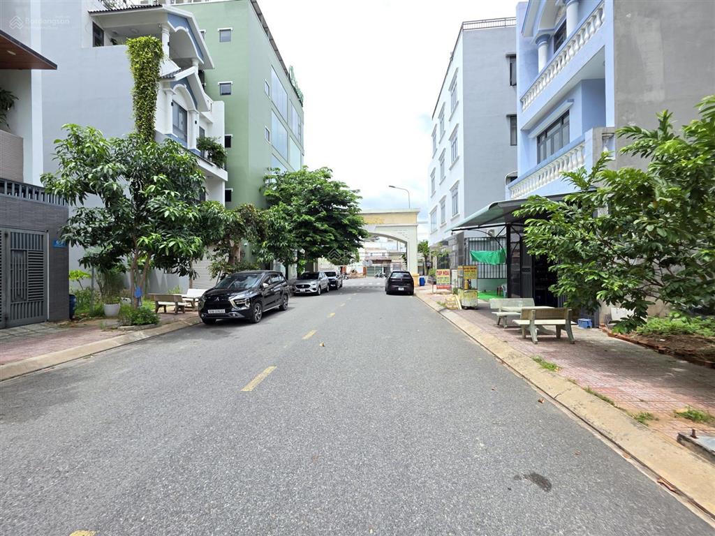 Đất đẹp trục chính ngay cổng kdc phú hồng thịnh 9, phường bình an, tp dĩ an