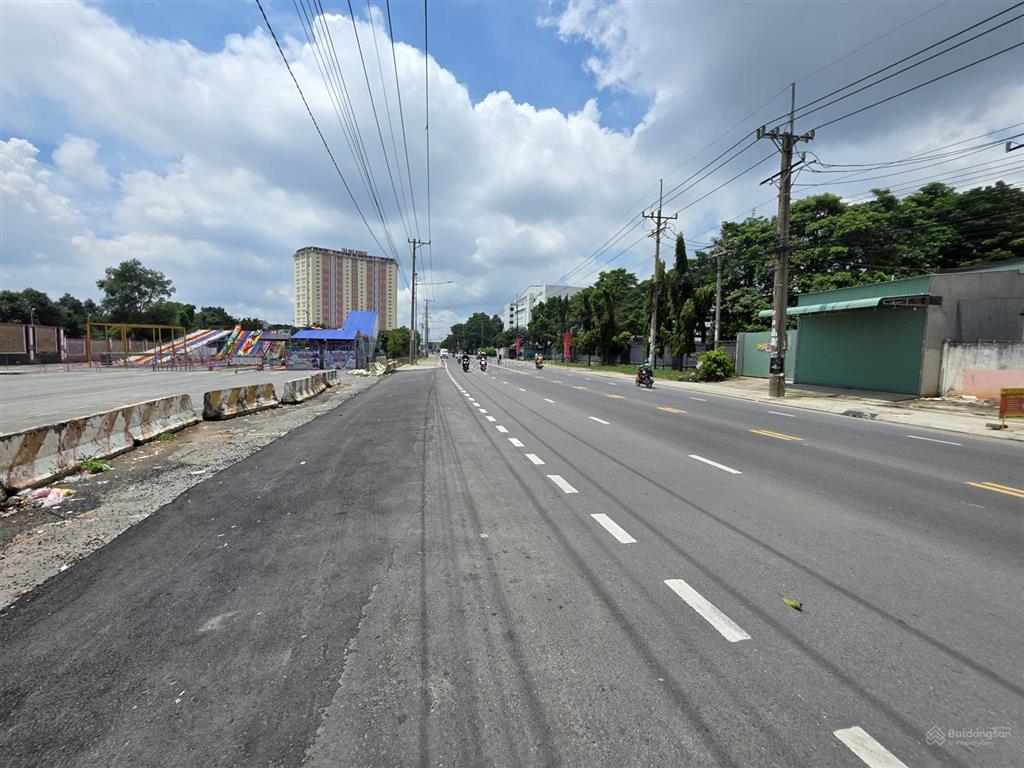Nhà kho 1326m ngang 11m mặt tiền kinh doanh đường liên huyện cách vòng xoay an phú thuận an 500m.