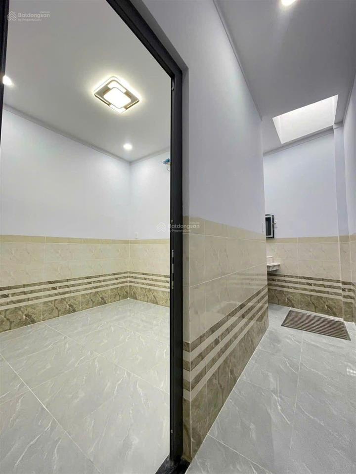 Nhà phố mới gần chợ xóm vắng và kcn sóng thần, phường dĩ an, tp dĩ an
