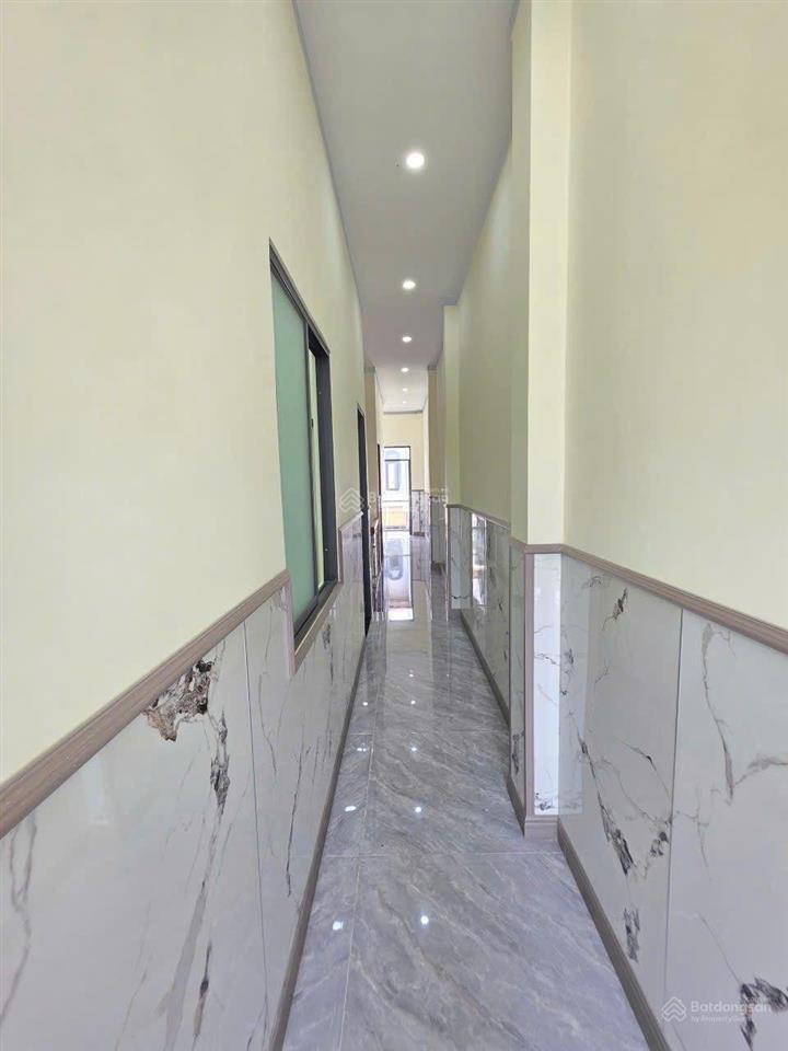 Nhà phố mới kdc gần vòng xoay cầu hang p. biên hòa đồng nai