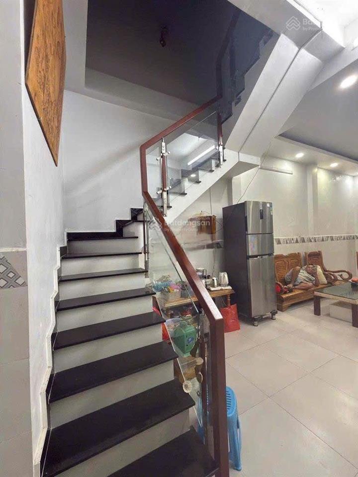 Nhà phố gần chợ dĩ an 2, phường an bình, tp dĩ an. (p.dĩ an tphcm)