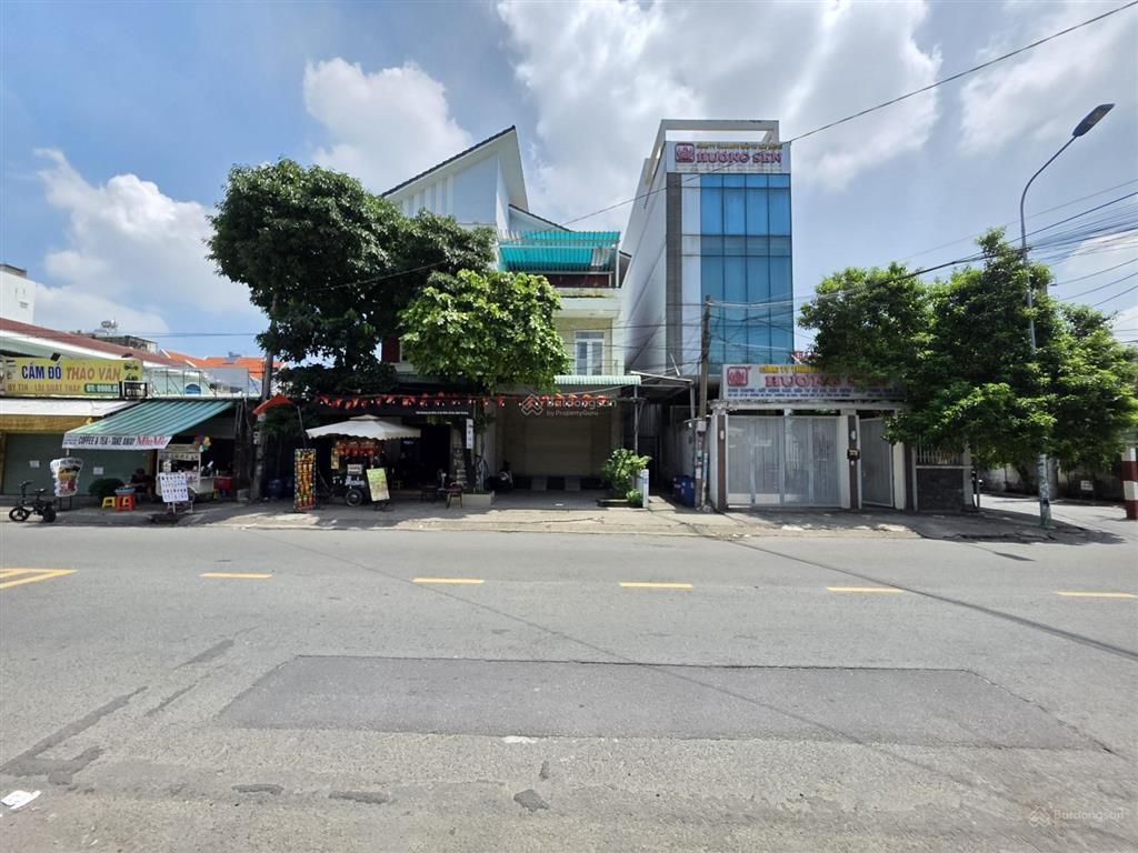 Nhà phố 879m ngang 15m thu 100 triệu/tháng, mặt tiền đường an bình, phường an bình, tp dĩ an