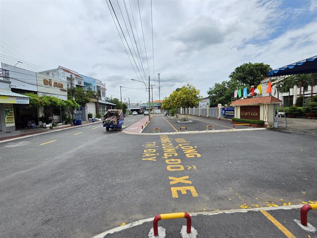 Nhà phố đối diện trường lê quý đôn, phường dĩ an