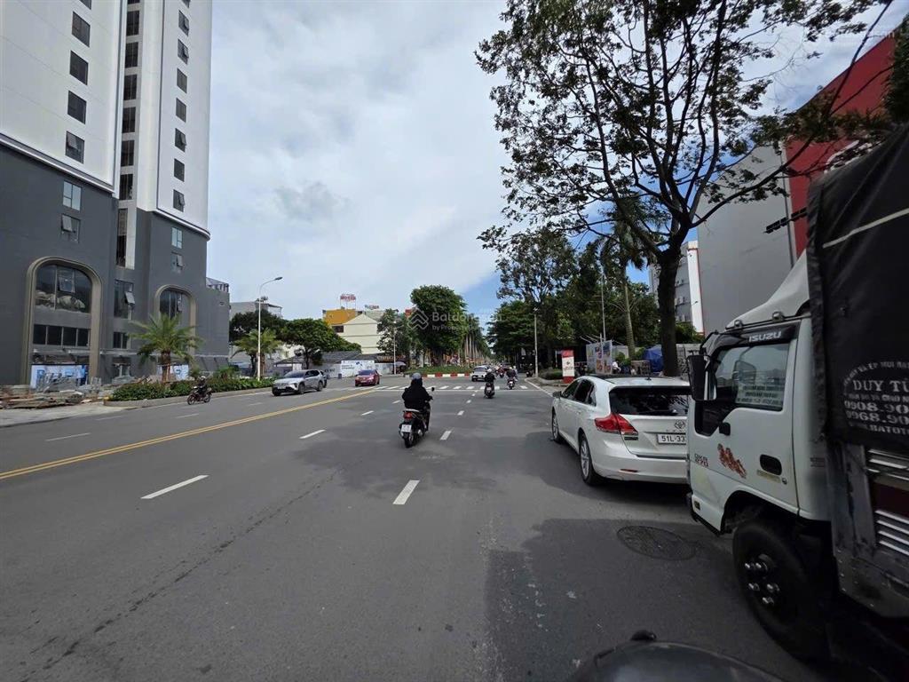 Nhà phố mặt tiền khu bigc go, phường đông hòa, tp. dĩ an