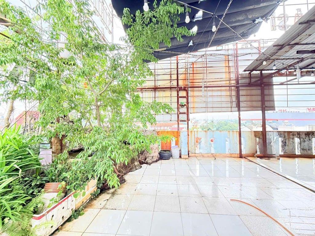 Nhà 6 tầng 132m ngang 6m mặt tiền khu trung tâm hành chính dĩ an, tp dĩ an.