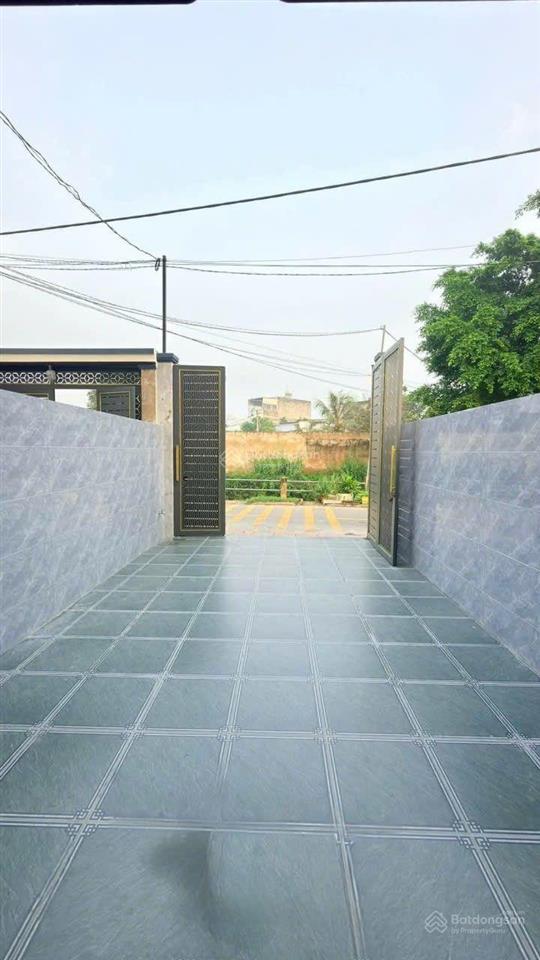 Nhà phố mới tặng nội thất kdc gần ngã tư bình trị, p. tân bình, dĩ an
