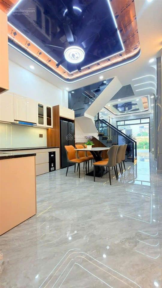 Nhà phố mới tặng nội thất kdc gần ngã tư bình trị, p. tân bình, dĩ an