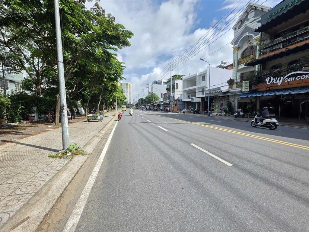 Nhà mặt tiền kinh doanh ngay ký túc xá làng đại học quốc gia tphcm, phường đông hòa, tp dĩ an