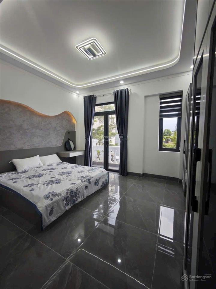 Nhà phố hoàn công có thang máy kdc icon central gần vincom550 dĩ an