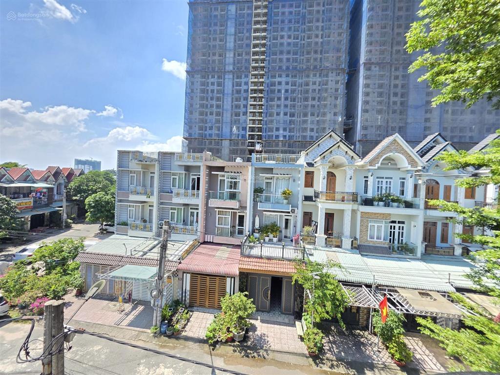 Nhà phố 2 mặt tiền kdc chương dương, gần vincom550, p. tân đông hiệp, tp dĩ an.(p dĩ an tphcm mới)