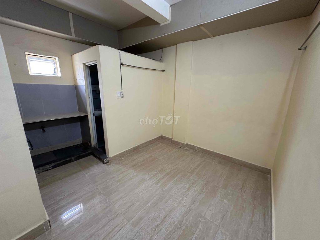 CHO THUÊ PHÒNG TRỌ CHÍNH CHỦ TẠI QUẬN TÂN PHÚ CÓ THANG MÁY, WC RIÊNG,