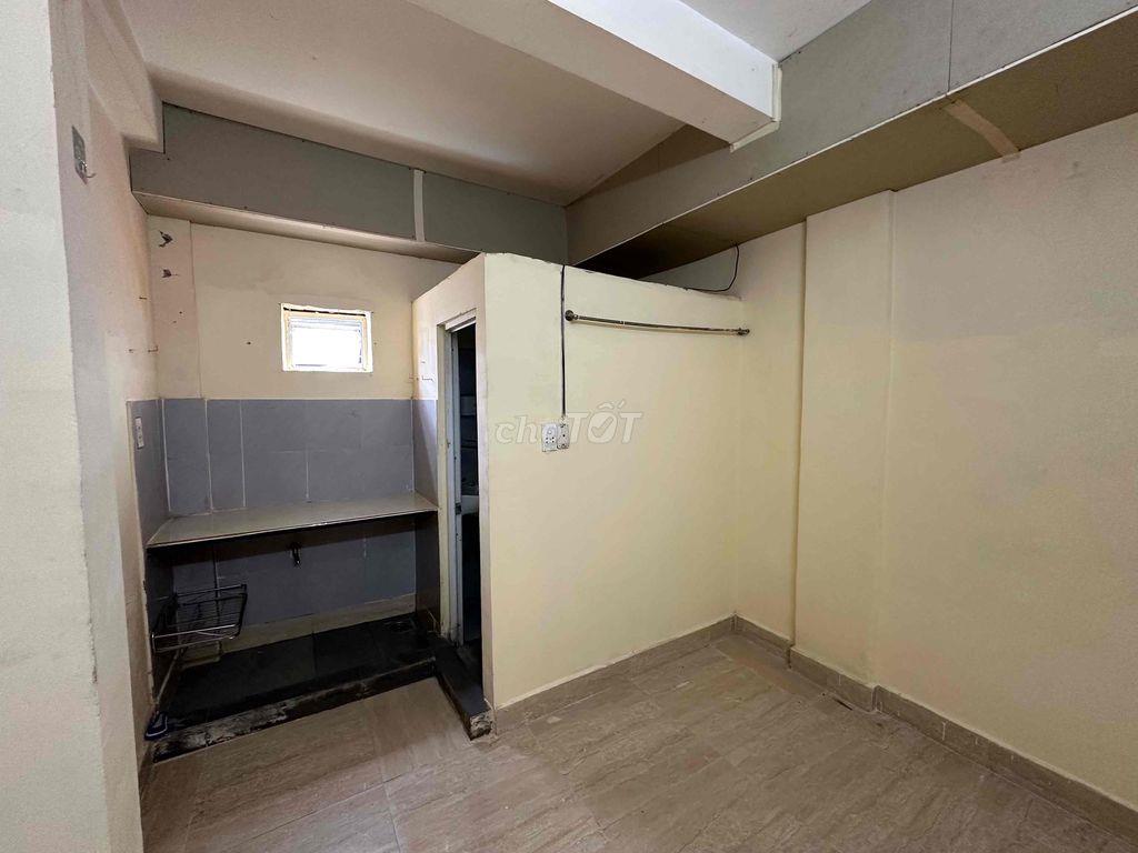 CHO THUÊ PHÒNG TRỌ CHÍNH CHỦ TẠI QUẬN TÂN PHÚ CÓ THANG MÁY, WC RIÊNG,