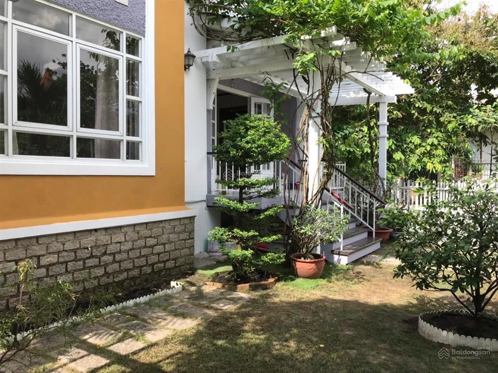 Villa căn góc hai mặt tiền khu compound nguyễn văn hưởng, p thảo điền, q2. 15mx21m 6pn 5wc