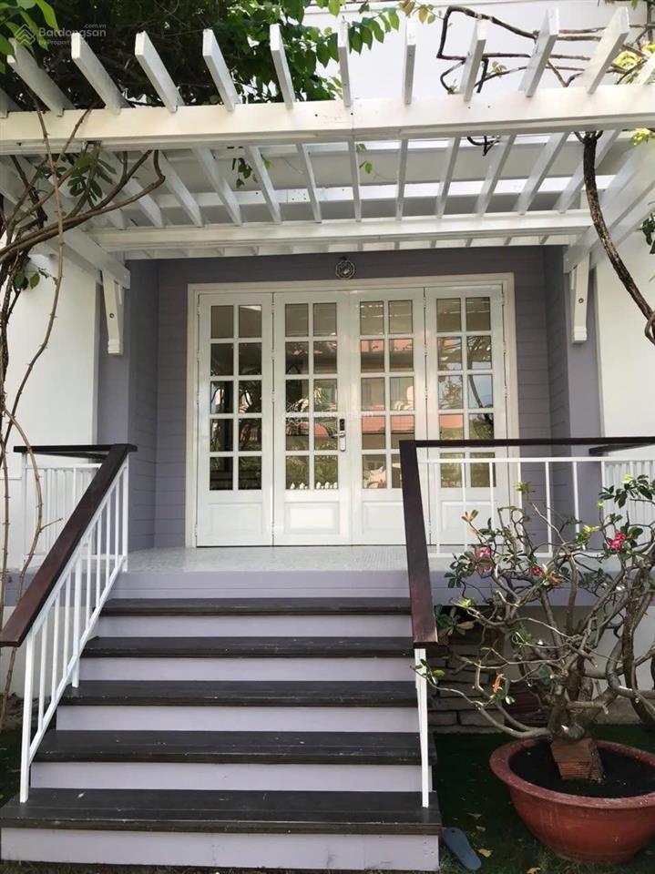 Chính chủ villa hơn 300m2 cho thuê, có hầm trệt 1,5 lầu. khu an ninh, dân trí cao đầy đủ tiện nghi