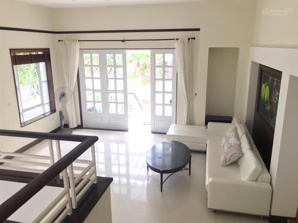 Chính chủ villa hơn 300m2 cho thuê, có hầm trệt 1,5 lầu. khu an ninh, dân trí cao đầy đủ tiện nghi