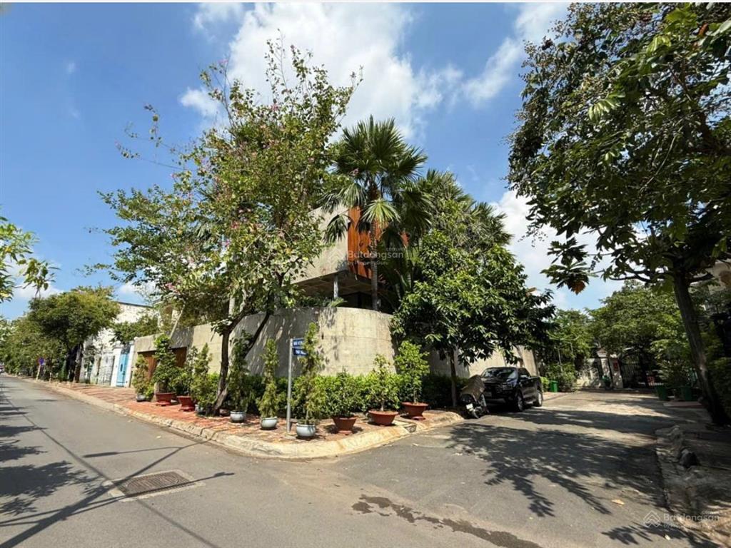 Villa phong cách châu âu sát sông . khu compound biệt lập, an ninh, nơi hội tụ dân cư đẳng cấp.