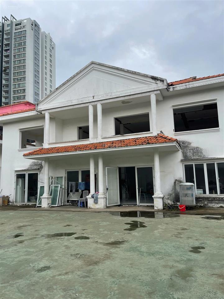 Biệt thự to ngay trung tâm thảo điền  quận 2, 1.800m2, an ninh 24/7