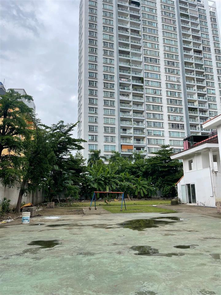 Biệt thự to ngay trung tâm thảo điền  quận 2, 1.800m2, an ninh 24/7