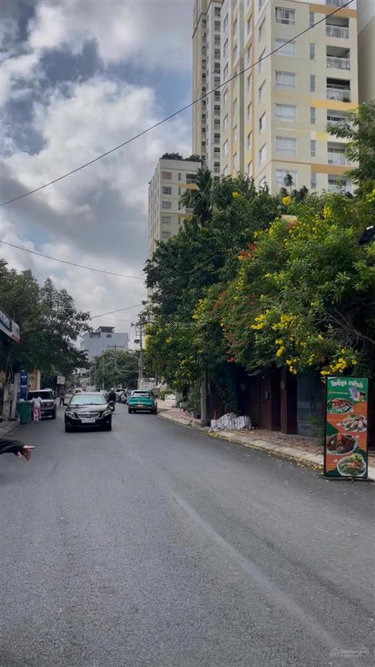 Mặt tiền đường quốc hưởng phường thảo điền quận 2 cũ nối dài 5m x 20m thích hợp xây mới hầm 6 tầng