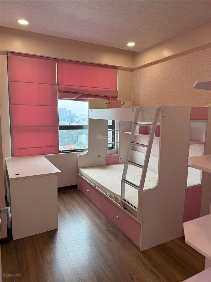 Chính chủ cần bán gấp căn hộ 2 phòng ngủ đầy đủ nội thất. hiện đang cho thuê