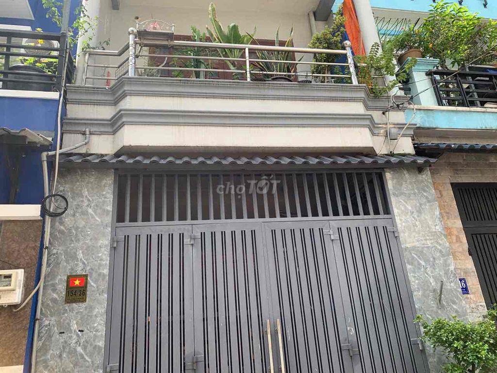 Muốn bán nhà ở hẻm một “/“ quận 12