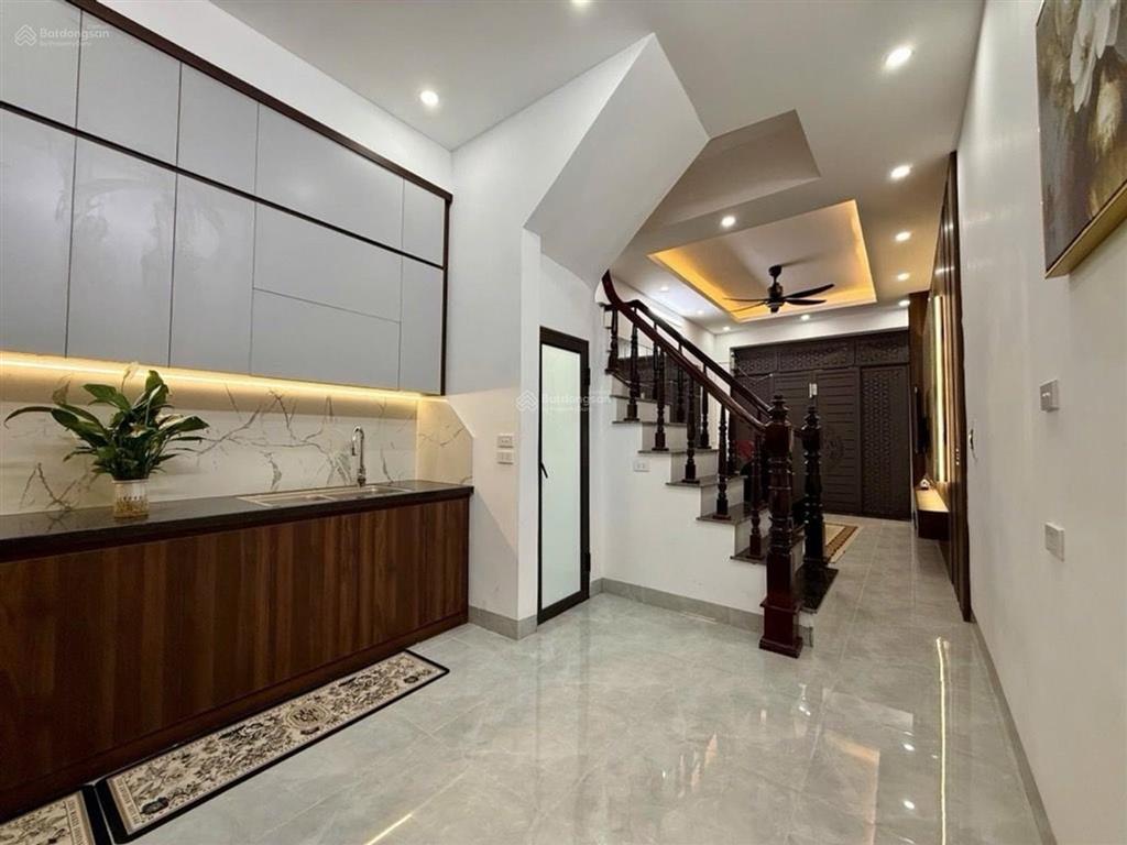 Siêu phẩm trung tâm đống đa nhà đẹp full nội thất ngõ thông 4 phòng ngủ