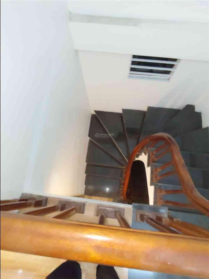 Nguyễn đức cảnh 30m2 5 tầng 7,2 tỷ ở ngay tặng nội thất 2 mặt thoáng gần hồ đền lừ