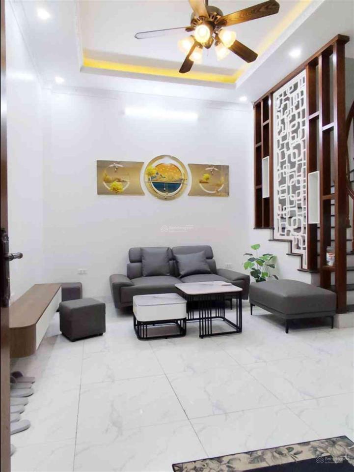 Nguyễn đức cảnh 30m2 5 tầng 7,2 tỷ ở ngay tặng nội thất 2 mặt thoáng gần hồ đền lừ