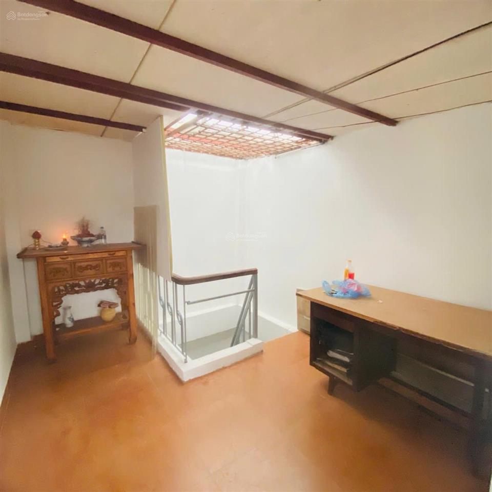 Nhỏ xinh vừa tầm tiền phương mai, đống đa 30m2 6 tầng 7 tỷ 30m ra phố ngõ thôn