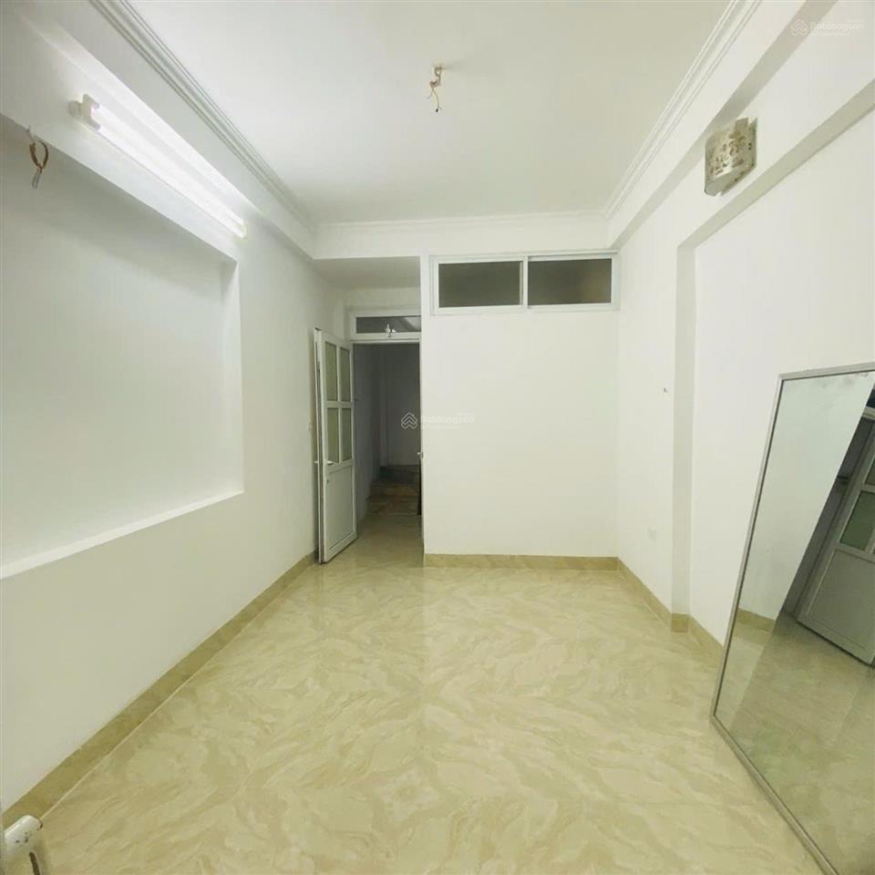 Nhỏ xinh vừa tầm tiền phương mai, đống đa 30m2 6 tầng 7 tỷ 30m ra phố ngõ thôn